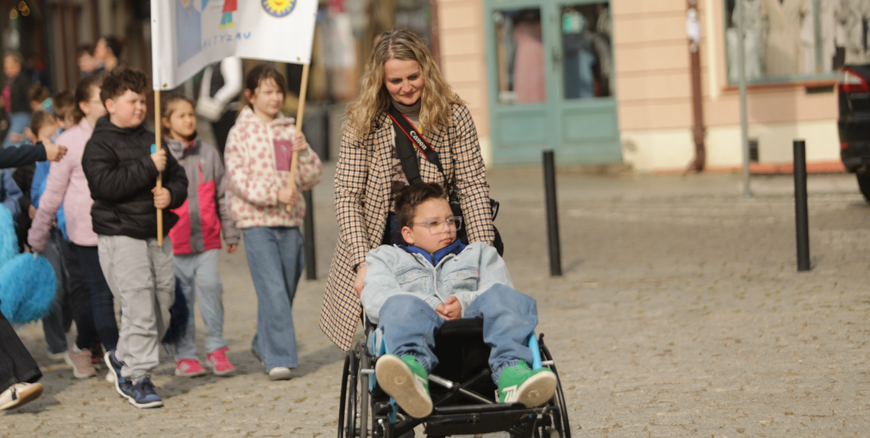 Niebieski marsz. Widzę, słyszę i akceptuję