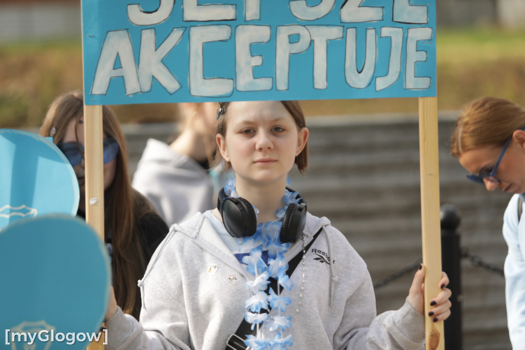 Niebieski marsz. Widzę, słyszę i akceptuję