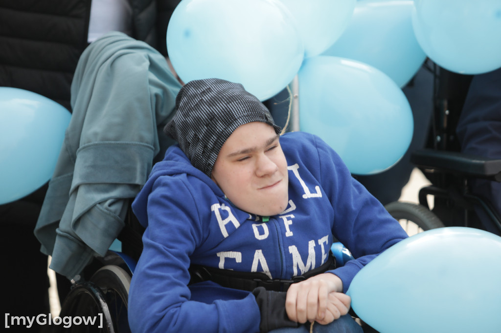 Niebieski marsz. Widzę, słyszę i akceptuję