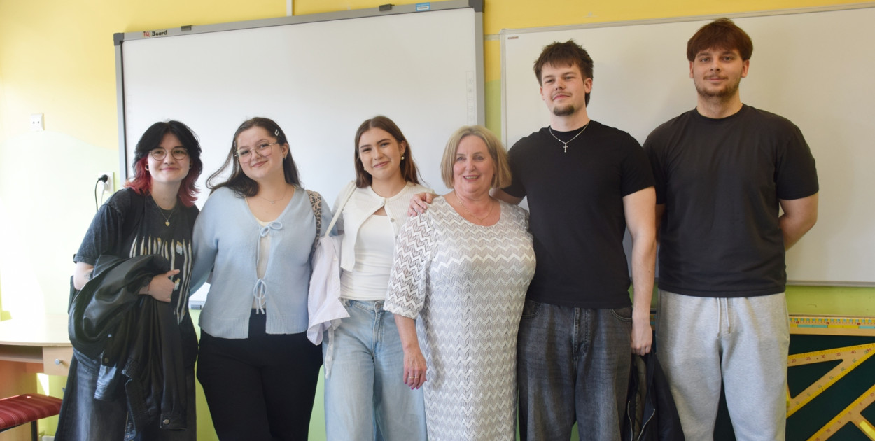 Wracają po latach do swoich ławek