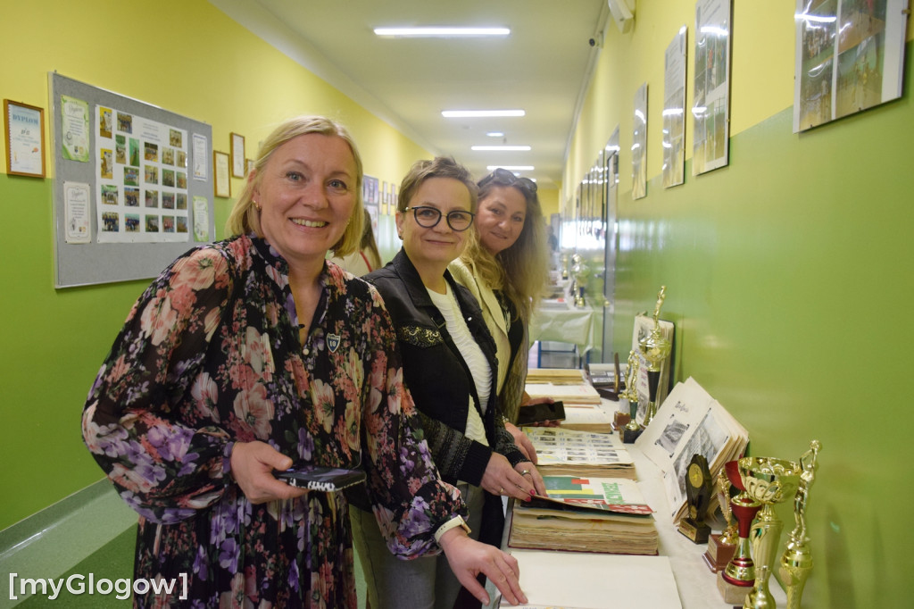 Wracają po latach do swoich ławek