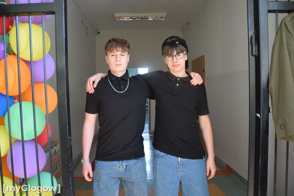 Wracają po latach do swoich ławek