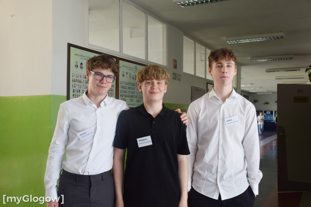 Wracają po latach do swoich ławek