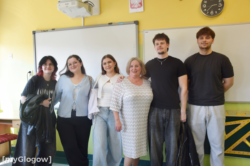 Wracają po latach do swoich ławek