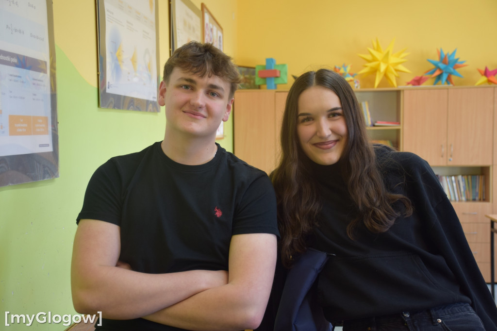 Wracają po latach do swoich ławek