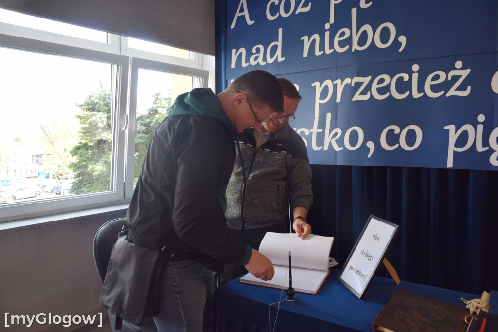 Wracają po latach do swoich ławek