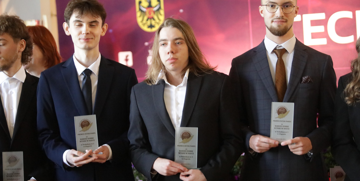 Koniec szkoły. Chłopaki też płaczą!