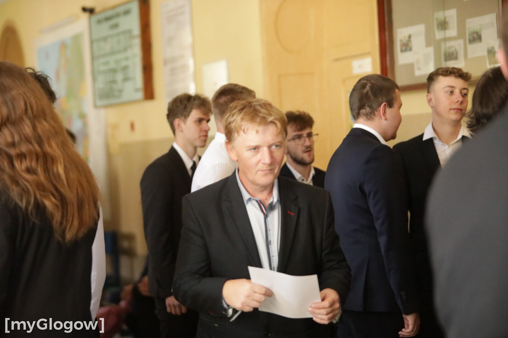 Koniec szkoły. Chłopaki też płaczą!