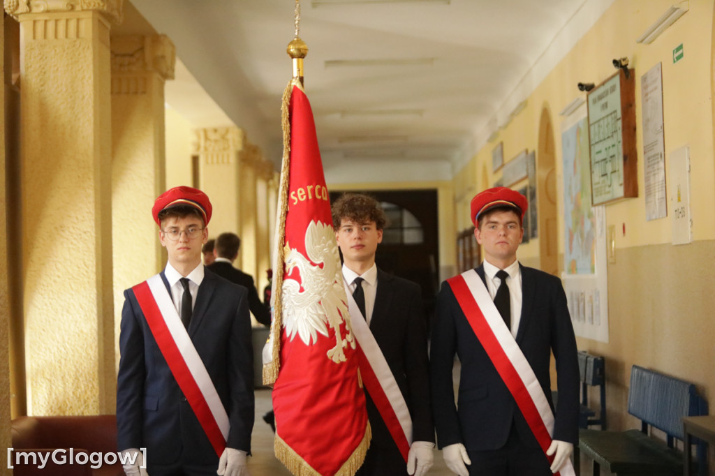 Koniec szkoły. Chłopaki też płaczą!