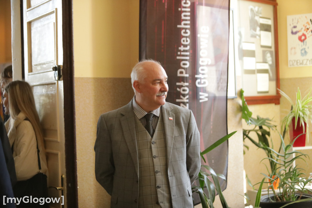 Koniec szkoły. Chłopaki też płaczą!