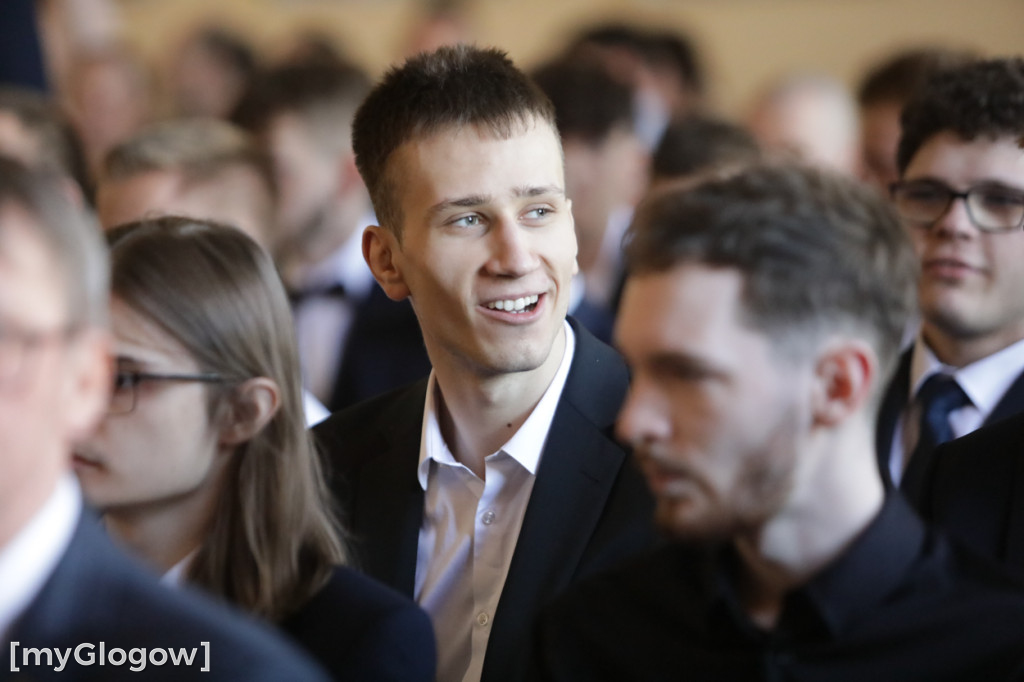 Koniec szkoły. Chłopaki też płaczą!