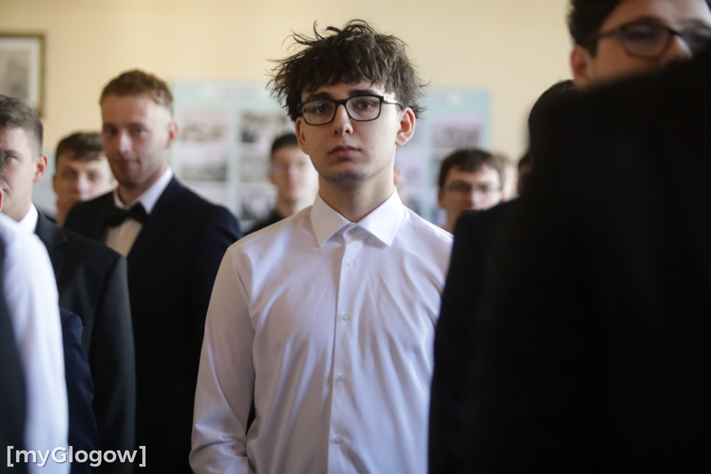 Koniec szkoły. Chłopaki też płaczą!