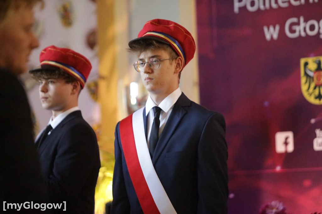 Koniec szkoły. Chłopaki też płaczą!