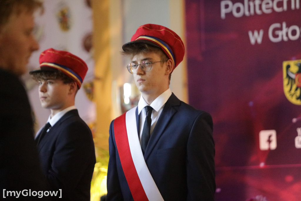 Koniec szkoły. Chłopaki też płaczą!