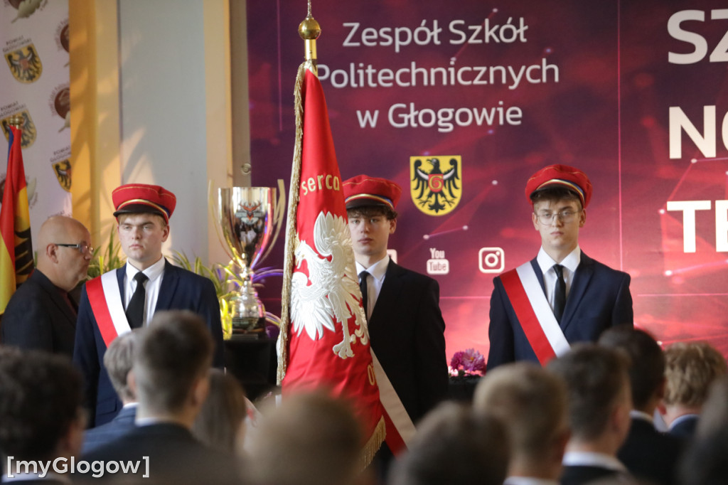 Koniec szkoły. Chłopaki też płaczą!