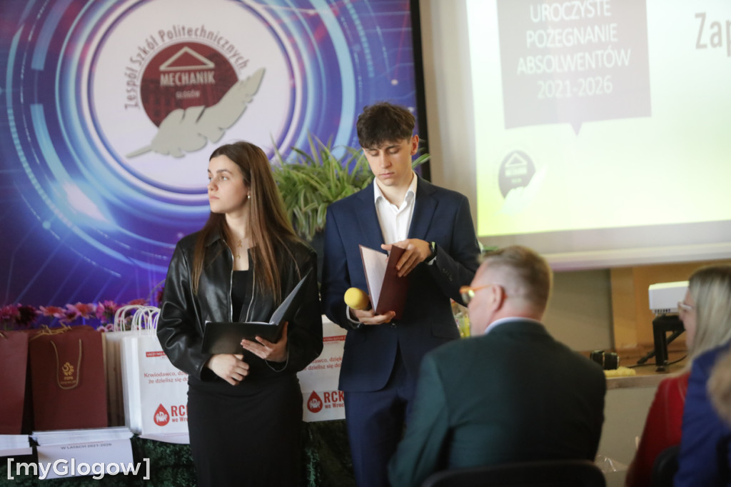 Koniec szkoły. Chłopaki też płaczą!