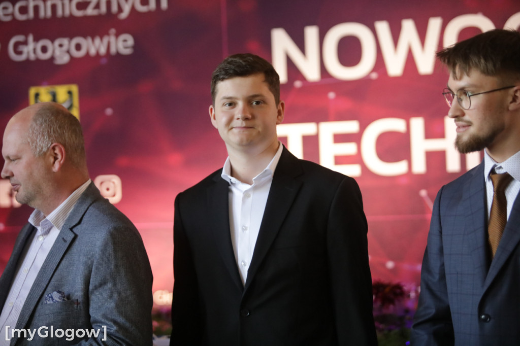 Koniec szkoły. Chłopaki też płaczą!