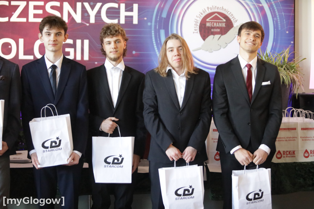 Koniec szkoły. Chłopaki też płaczą!