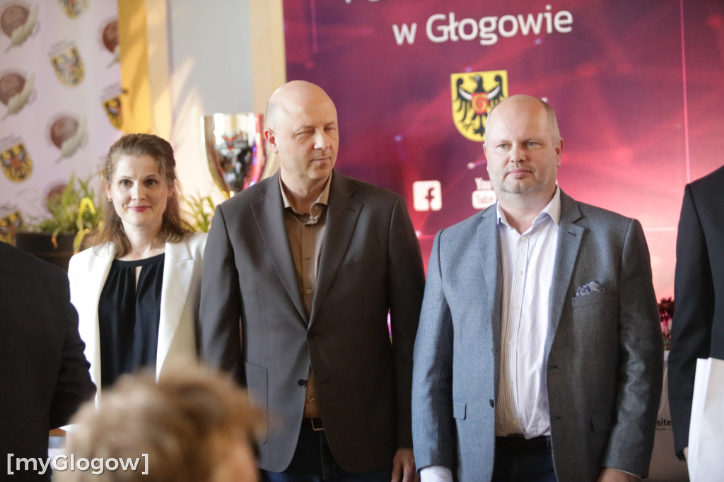 Koniec szkoły. Chłopaki też płaczą!