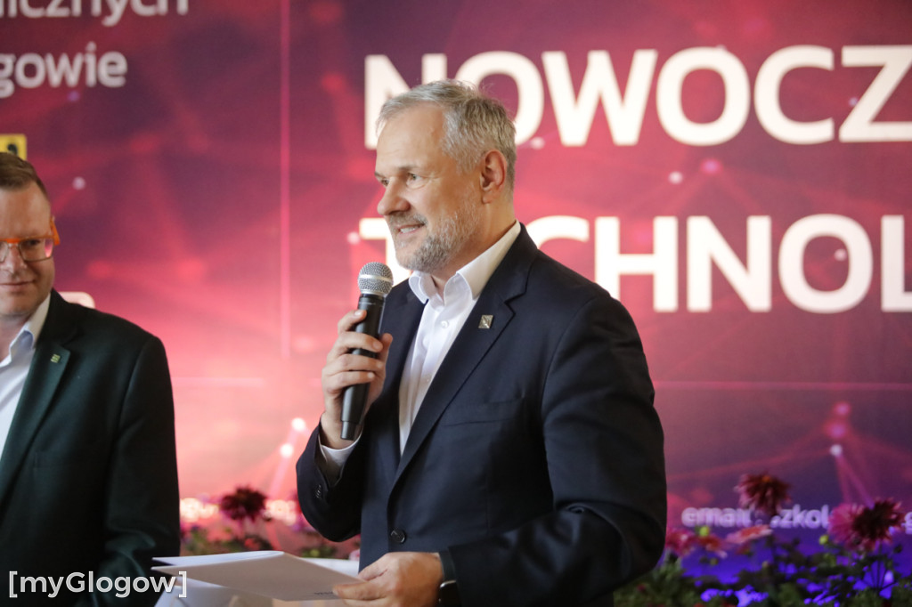 Koniec szkoły. Chłopaki też płaczą!