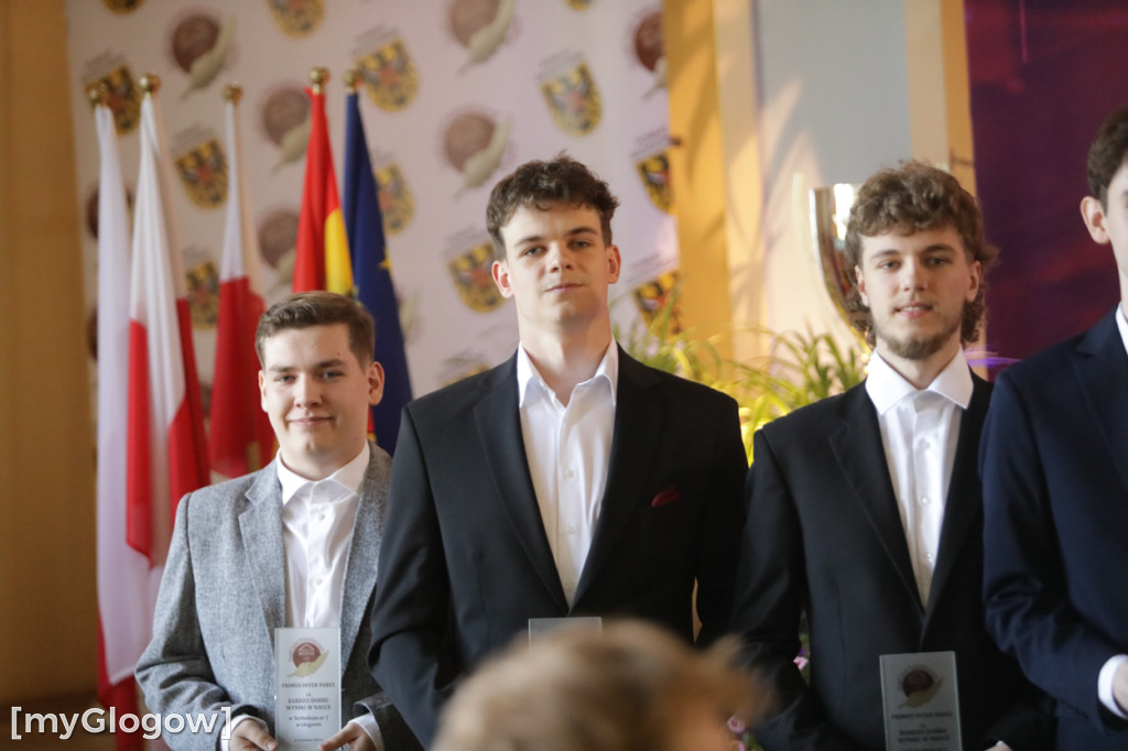 Koniec szkoły. Chłopaki też płaczą!