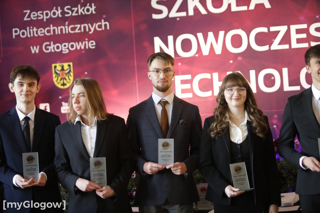 Koniec szkoły. Chłopaki też płaczą!