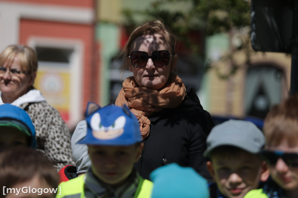 Piękny patriotyzm! Przedszkolaki z flagami