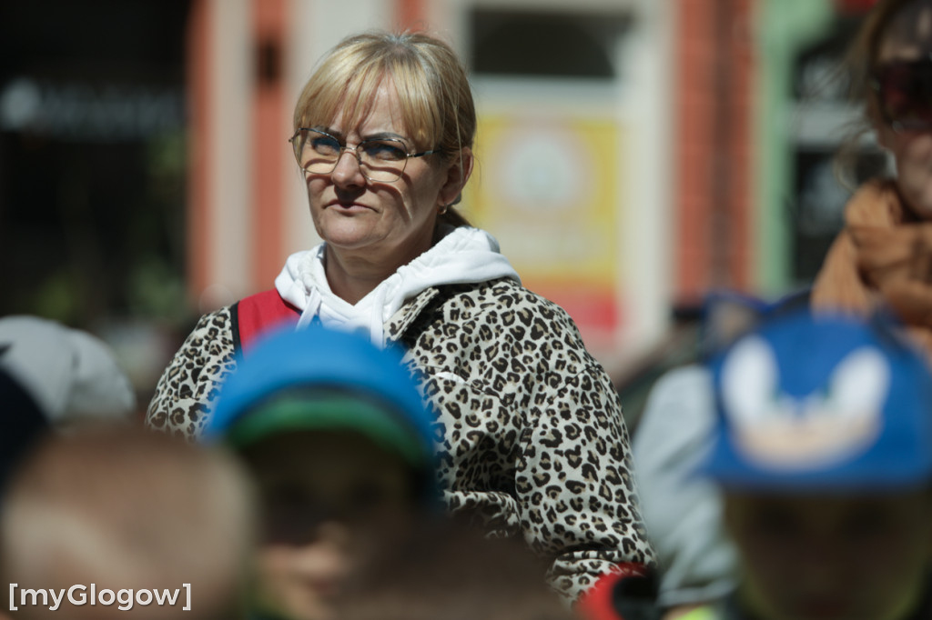 Piękny patriotyzm! Przedszkolaki z flagami