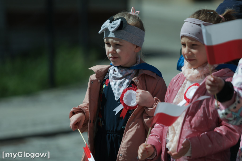 Piękny patriotyzm! Przedszkolaki z flagami