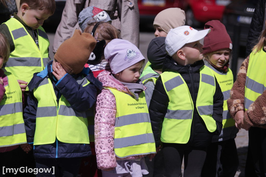 Piękny patriotyzm! Przedszkolaki z flagami