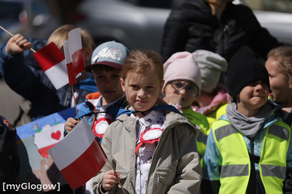 Piękny patriotyzm! Przedszkolaki z flagami