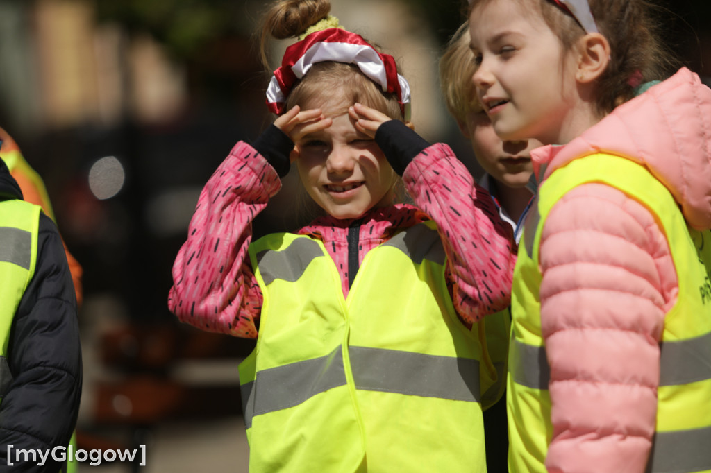 Piękny patriotyzm! Przedszkolaki z flagami