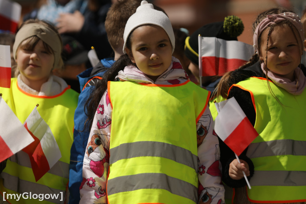 Piękny patriotyzm! Przedszkolaki z flagami