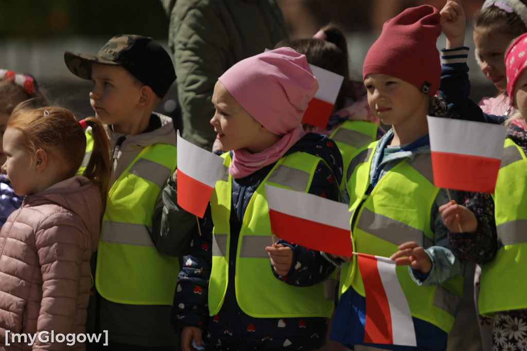 Piękny patriotyzm! Przedszkolaki z flagami