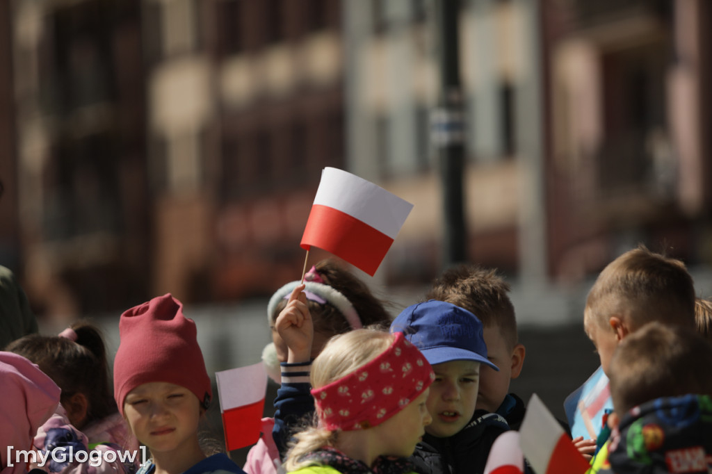 Piękny patriotyzm! Przedszkolaki z flagami
