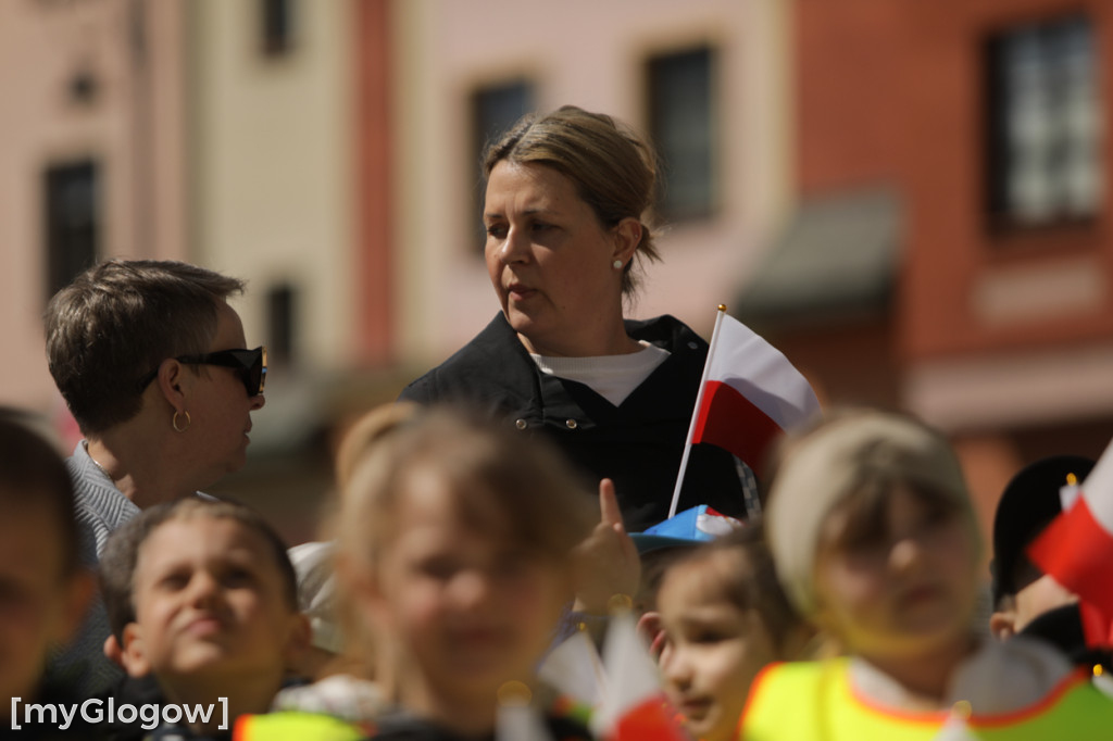 Piękny patriotyzm! Przedszkolaki z flagami