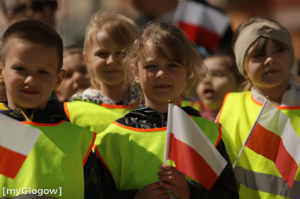 Piękny patriotyzm! Przedszkolaki z flagami