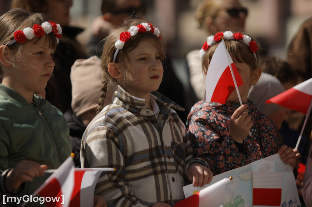 Piękny patriotyzm! Przedszkolaki z flagami