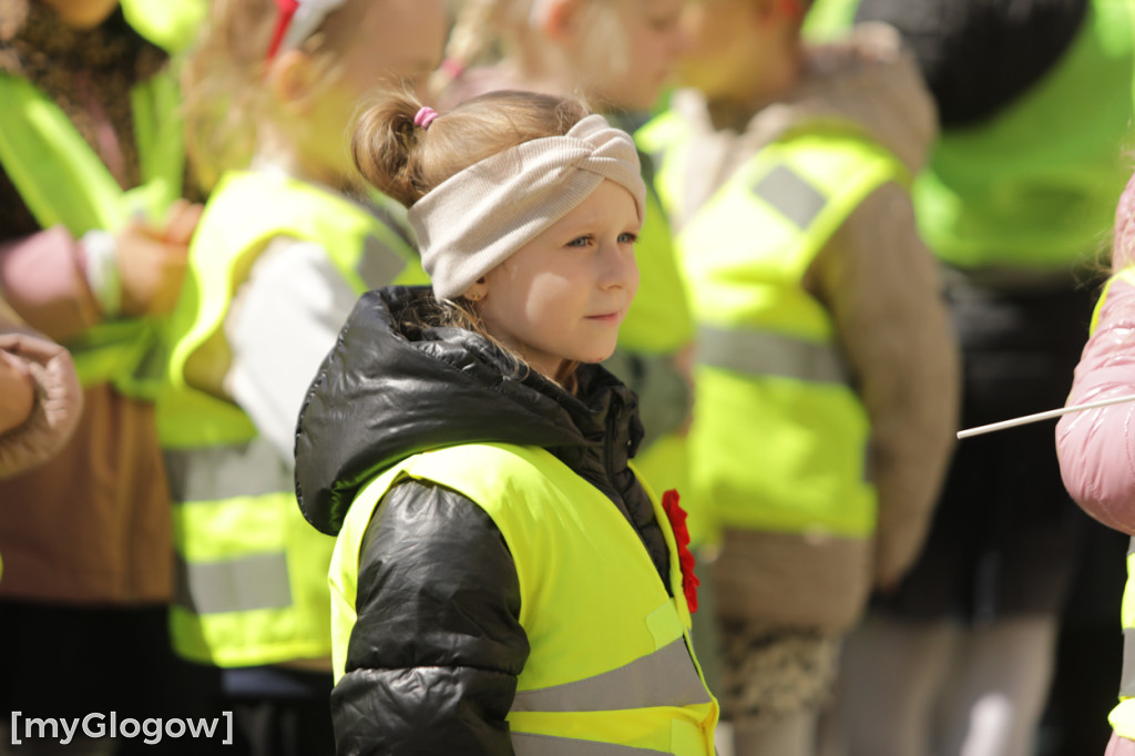 Piękny patriotyzm! Przedszkolaki z flagami