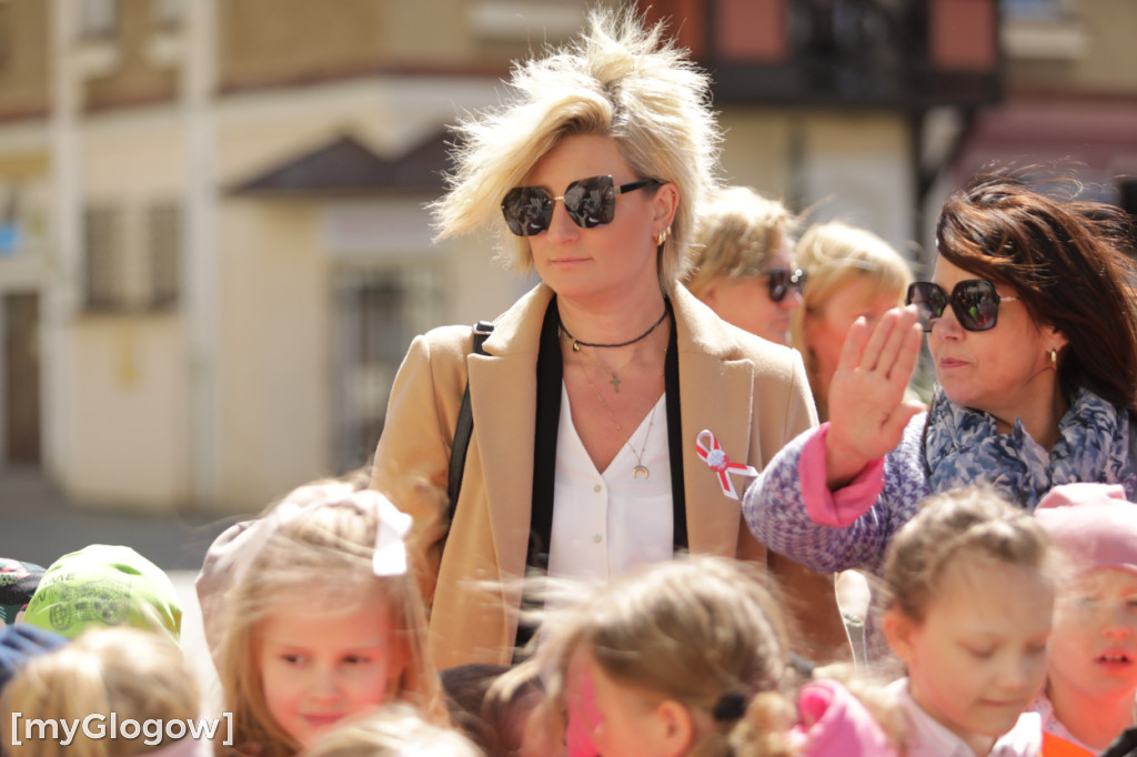 Piękny patriotyzm! Przedszkolaki z flagami