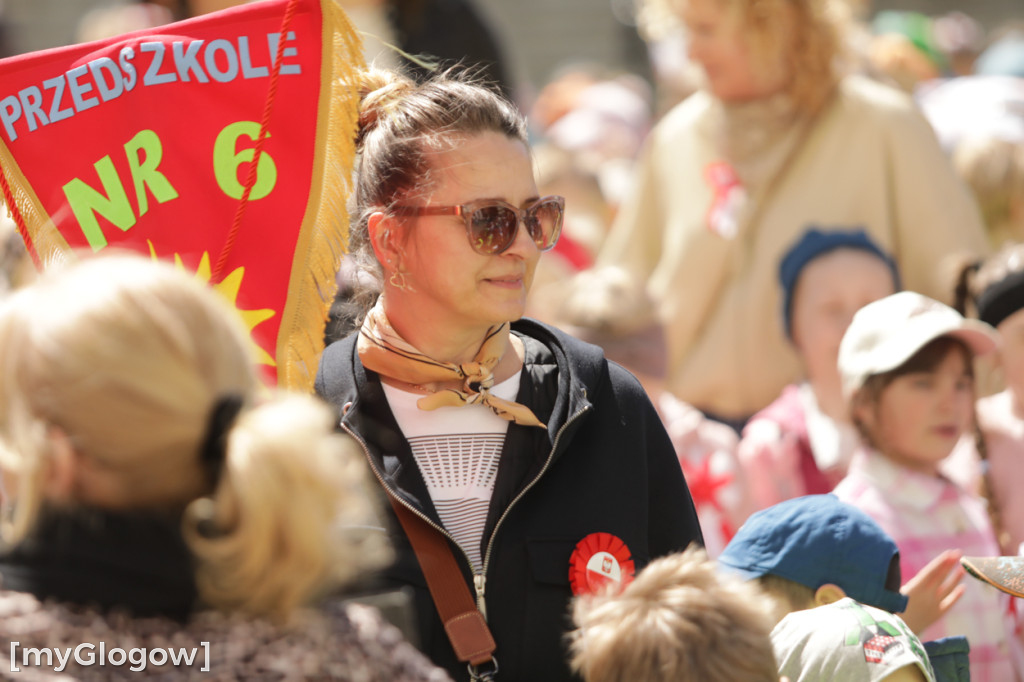 Piękny patriotyzm! Przedszkolaki z flagami