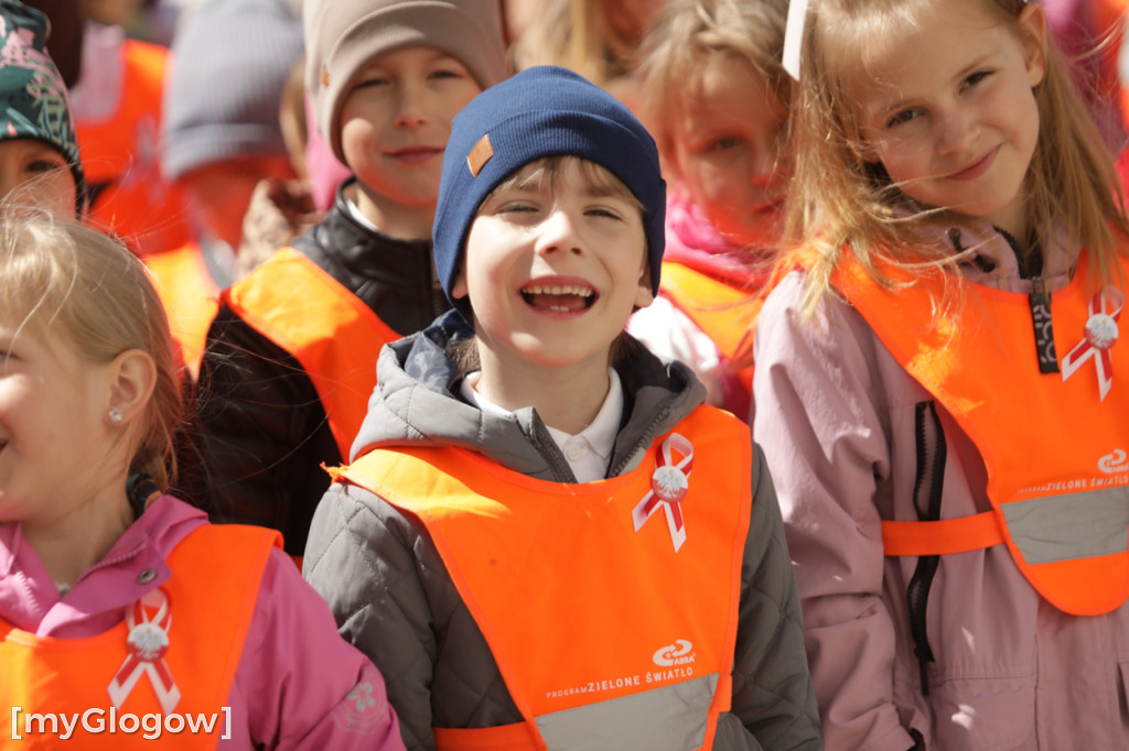 Piękny patriotyzm! Przedszkolaki z flagami