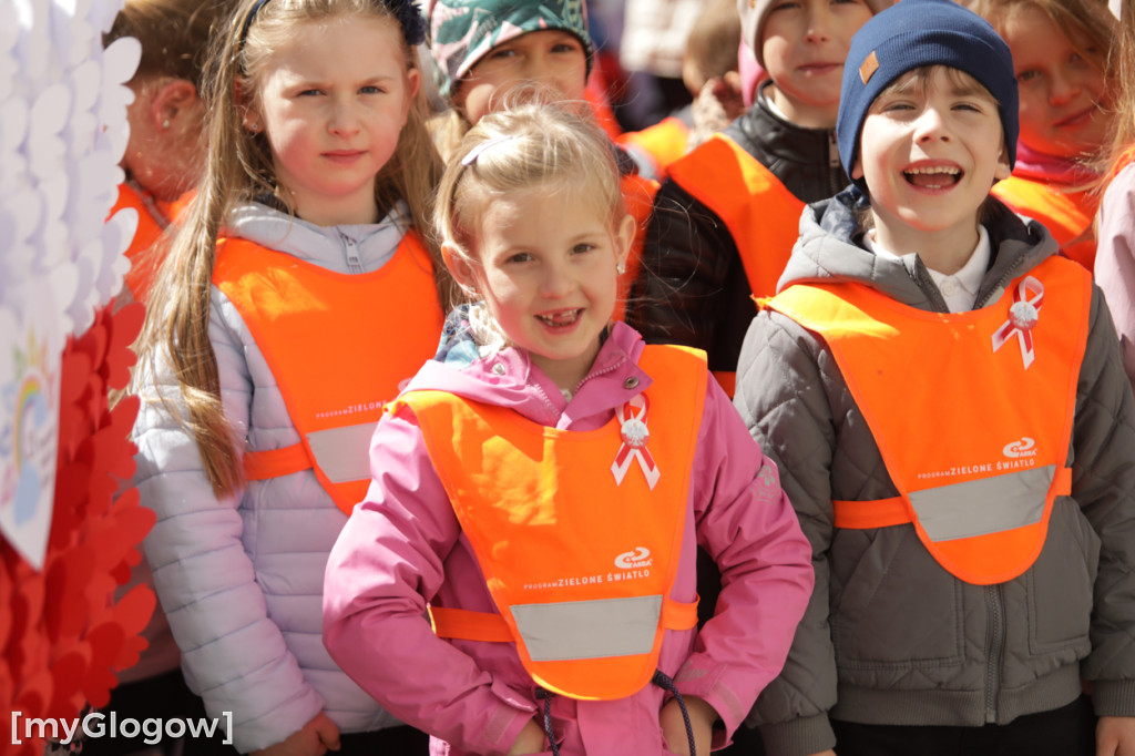 Piękny patriotyzm! Przedszkolaki z flagami