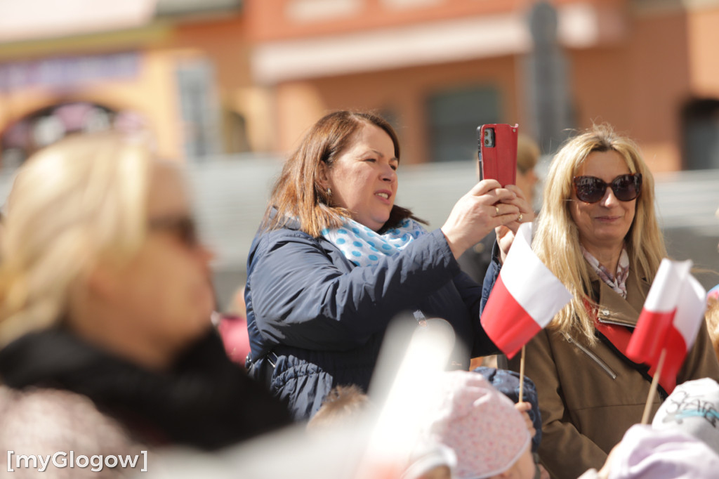 Piękny patriotyzm! Przedszkolaki z flagami