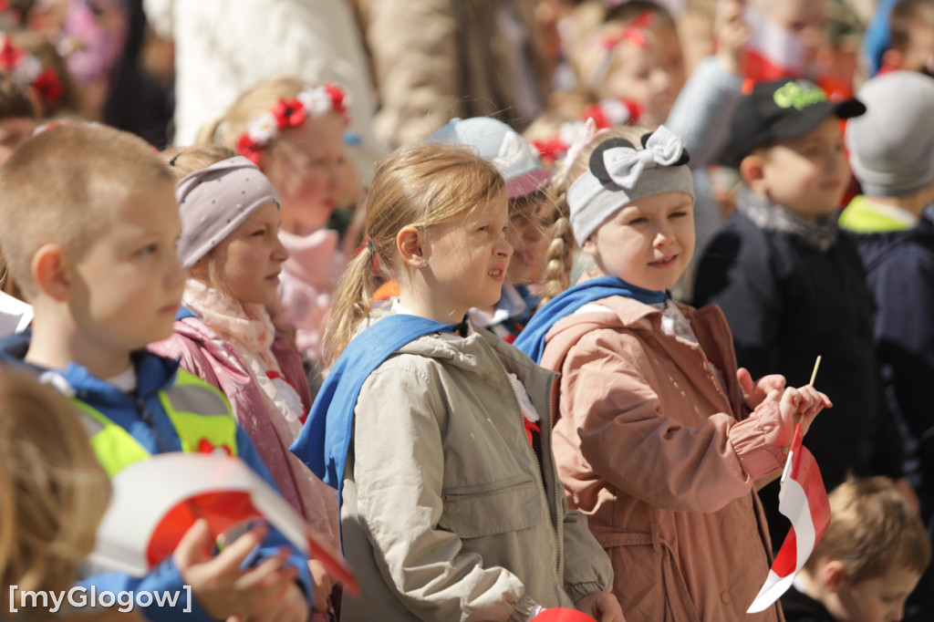 Piękny patriotyzm! Przedszkolaki z flagami
