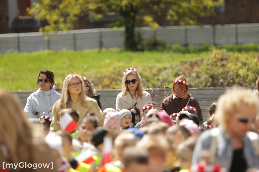 Piękny patriotyzm! Przedszkolaki z flagami