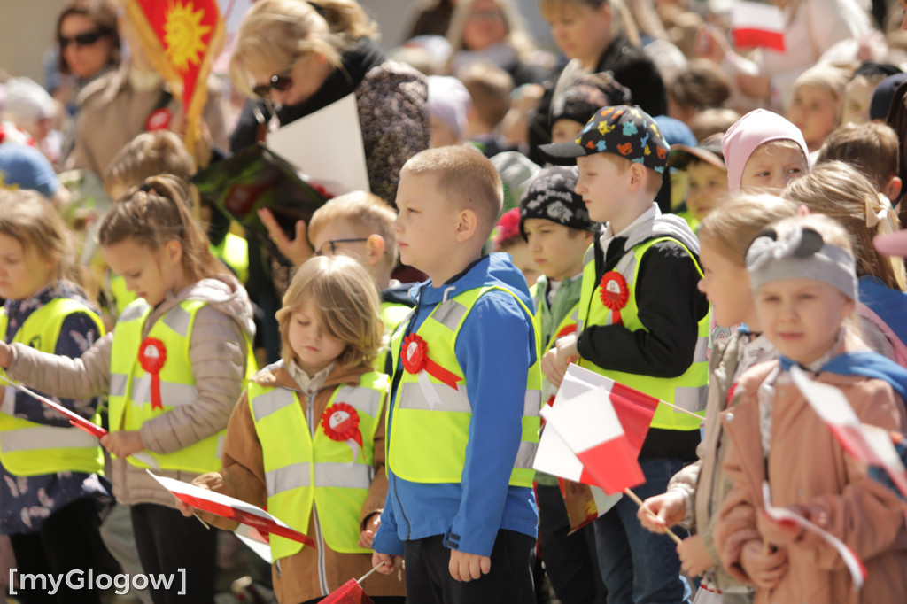 Piękny patriotyzm! Przedszkolaki z flagami