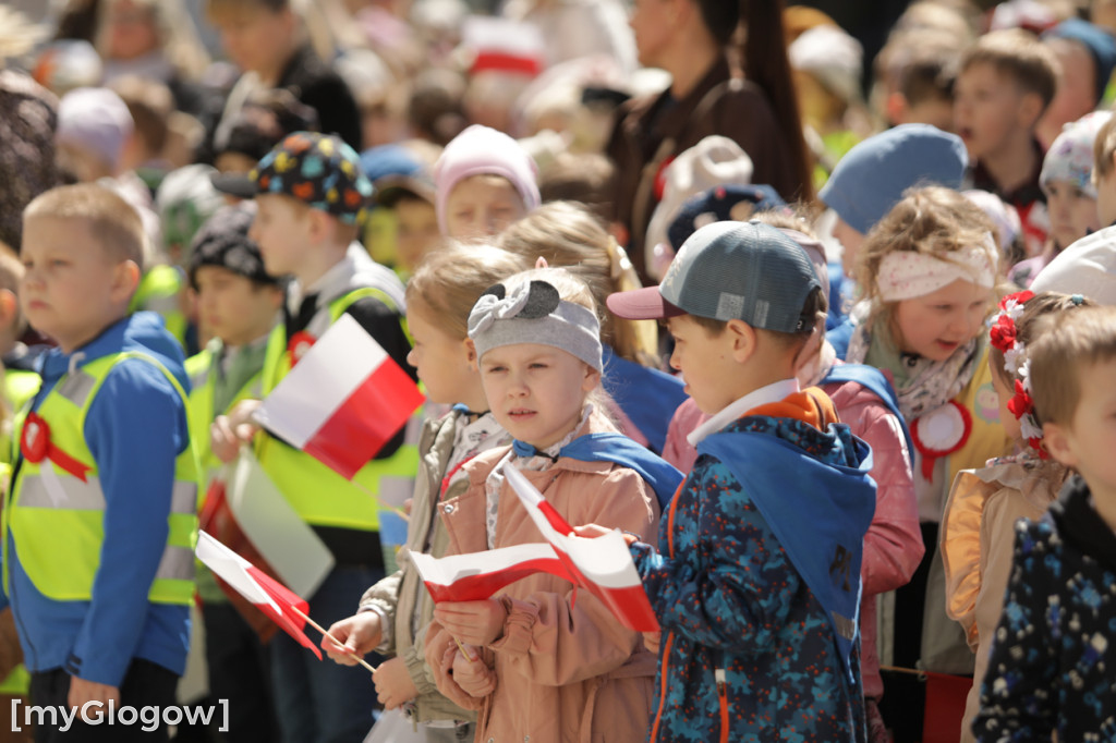 Piękny patriotyzm! Przedszkolaki z flagami