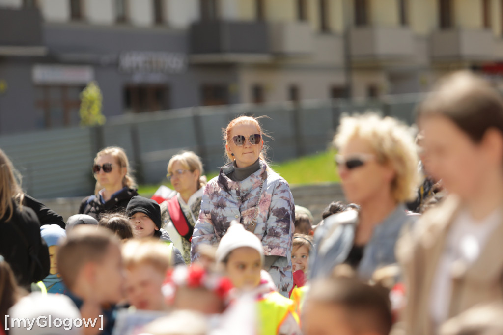 Piękny patriotyzm! Przedszkolaki z flagami