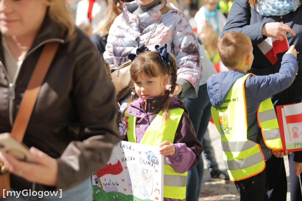 Piękny patriotyzm! Przedszkolaki z flagami